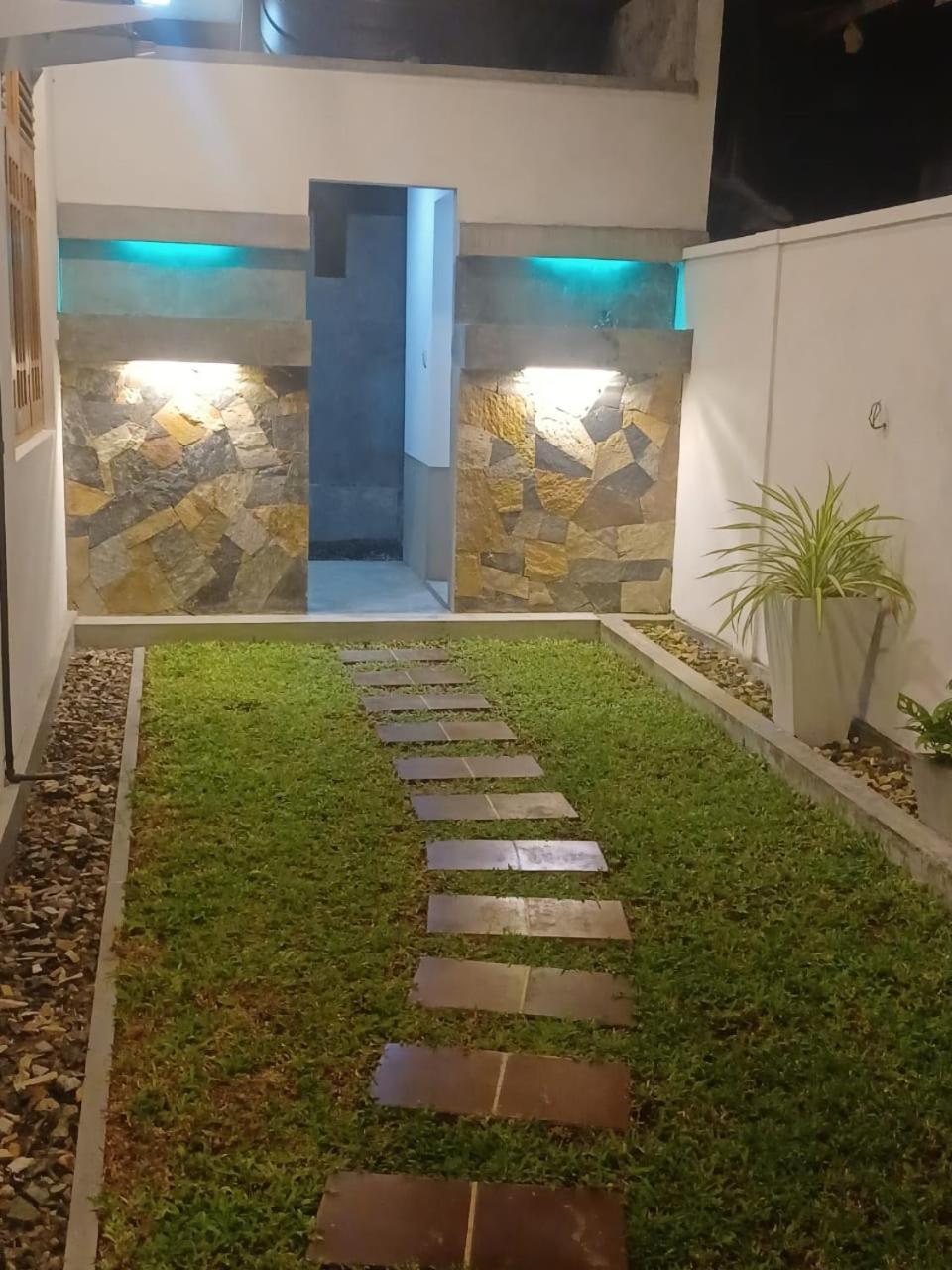 Yours 20Four Ahangama Exterior foto